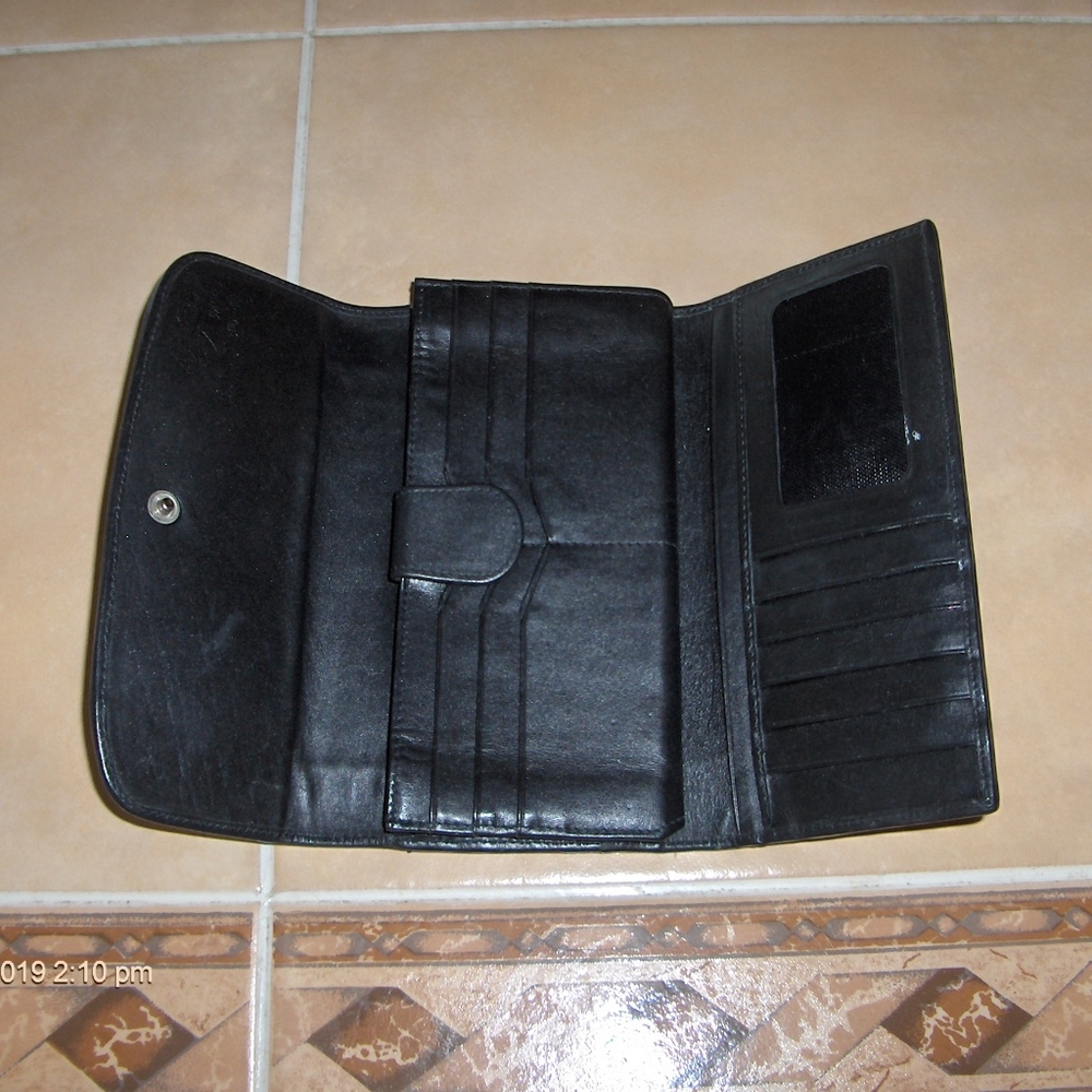 Sting-Ray Wallet - Picture 3 of 3